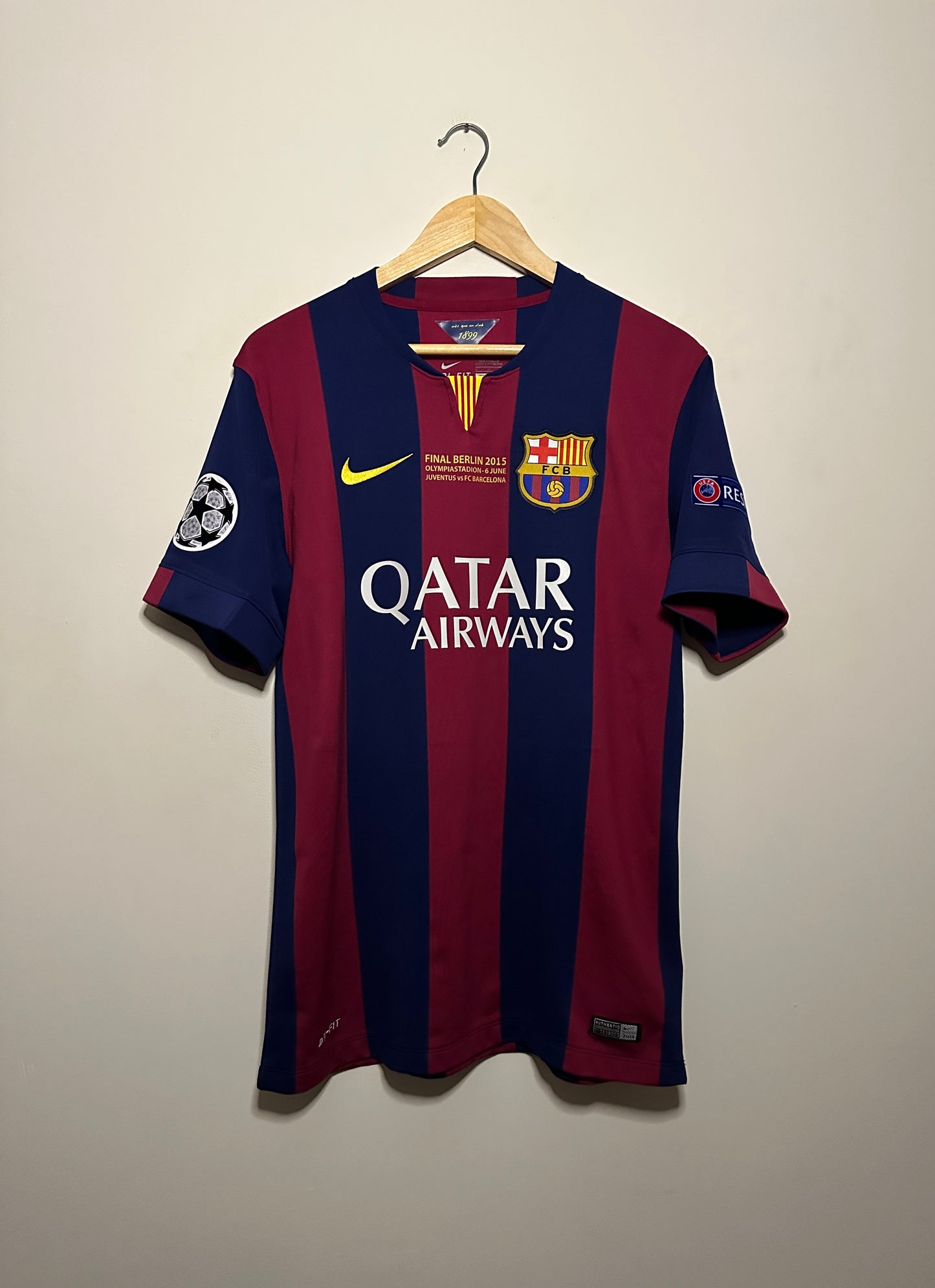 Lionel Messi FC Barcelona 2014-15 Champions League final edition home football shirt (M)