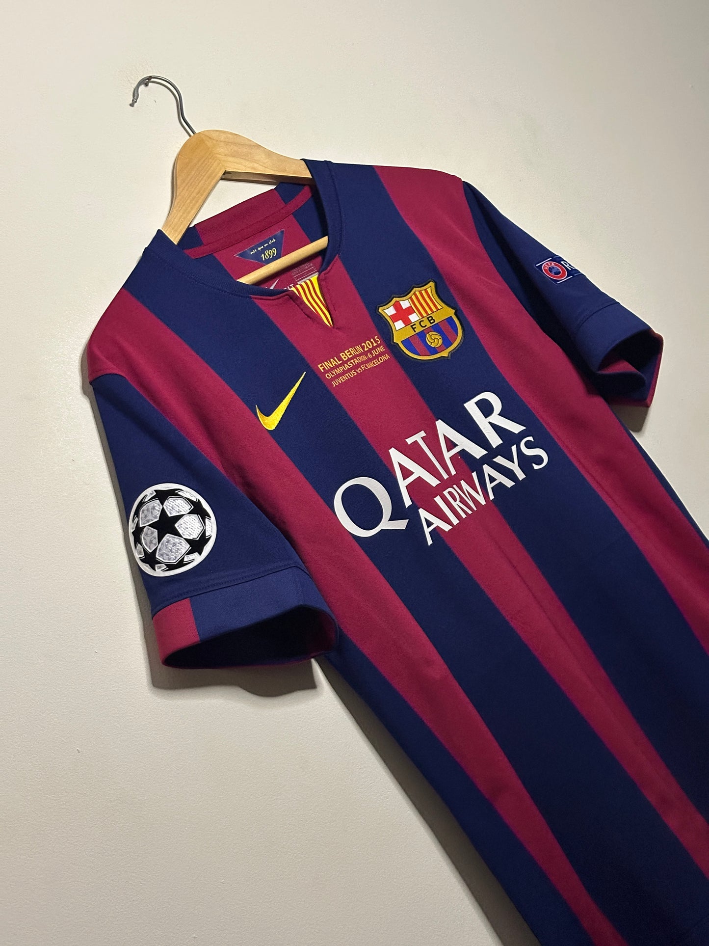 Lionel Messi FC Barcelona 2014-15 Champions League final edition home football shirt (M)