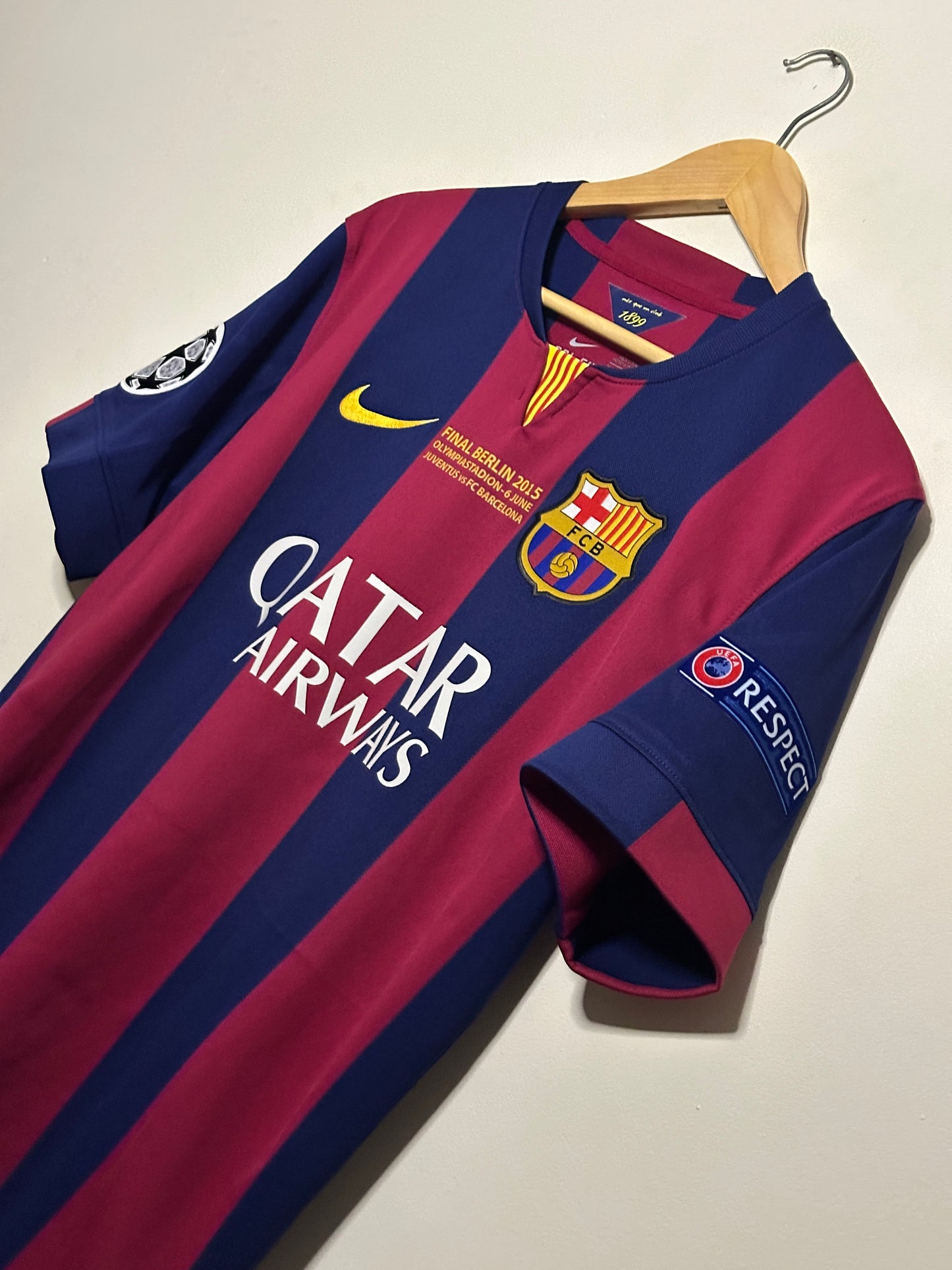 Lionel Messi FC Barcelona 2014-15 Champions League final edition home football shirt (M)