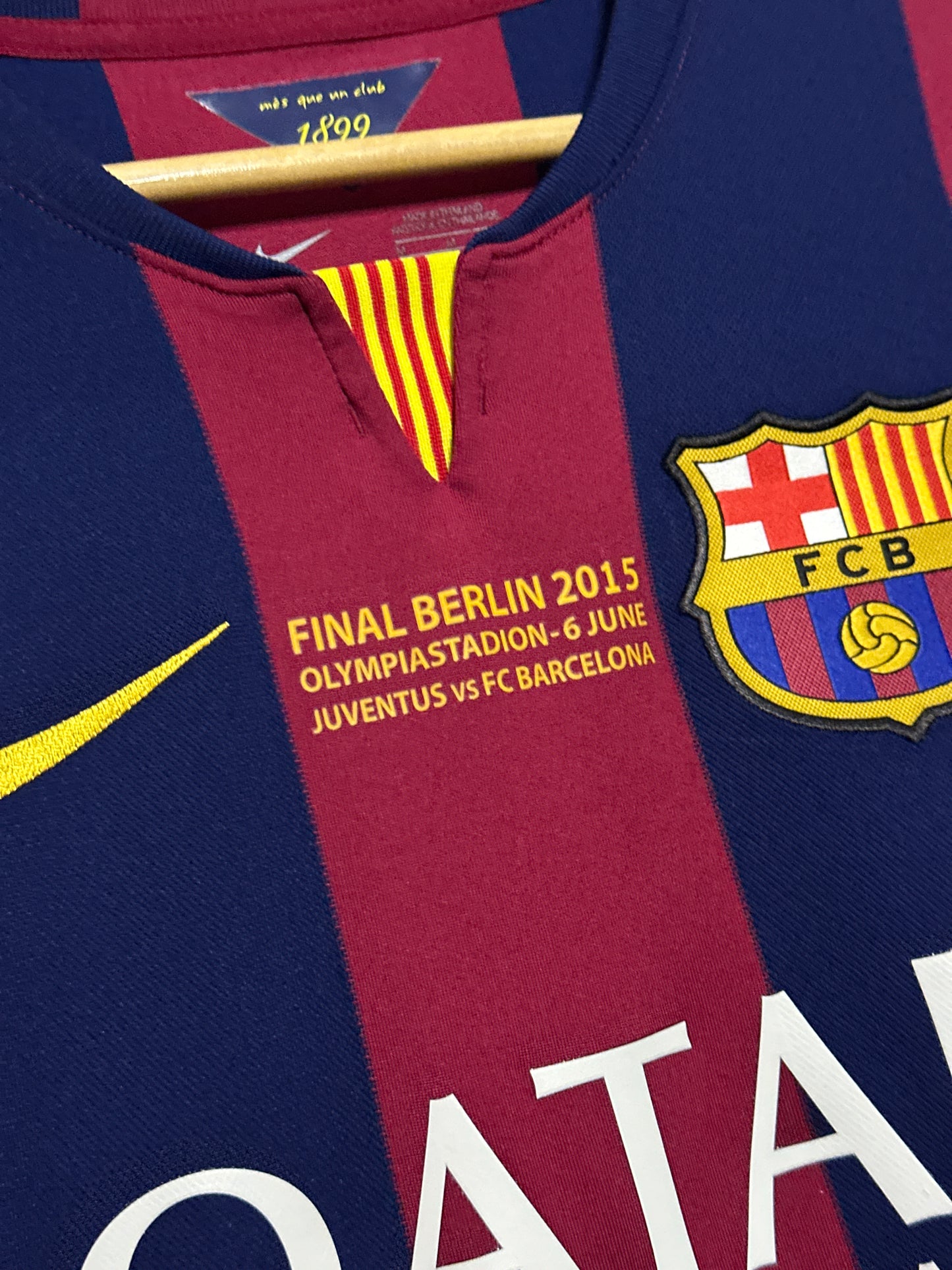 Lionel Messi FC Barcelona 2014-15 Champions League final edition home football shirt (M)