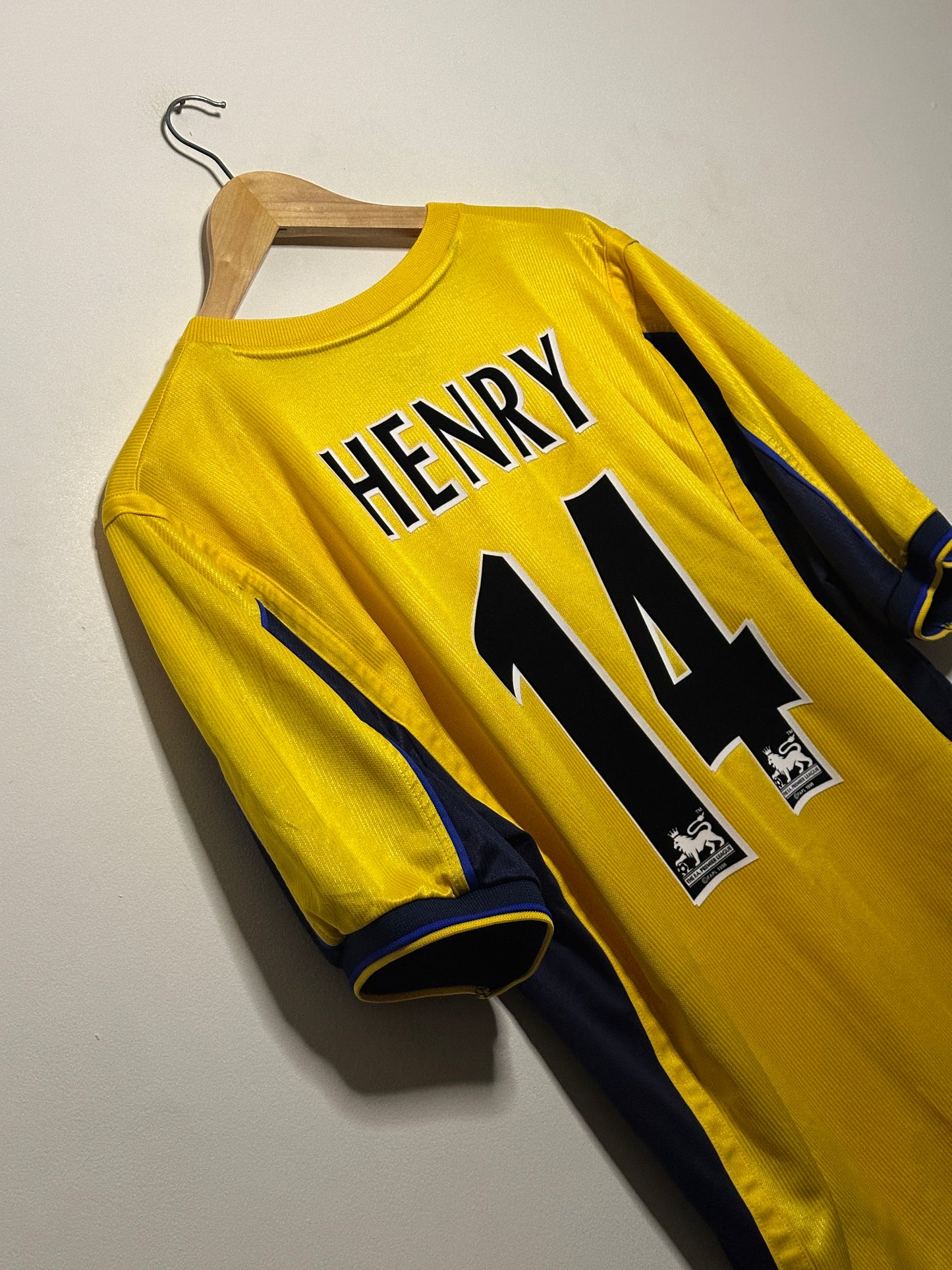 Thierry Henry Arsenal FC 1999-01 away football shirt (L)