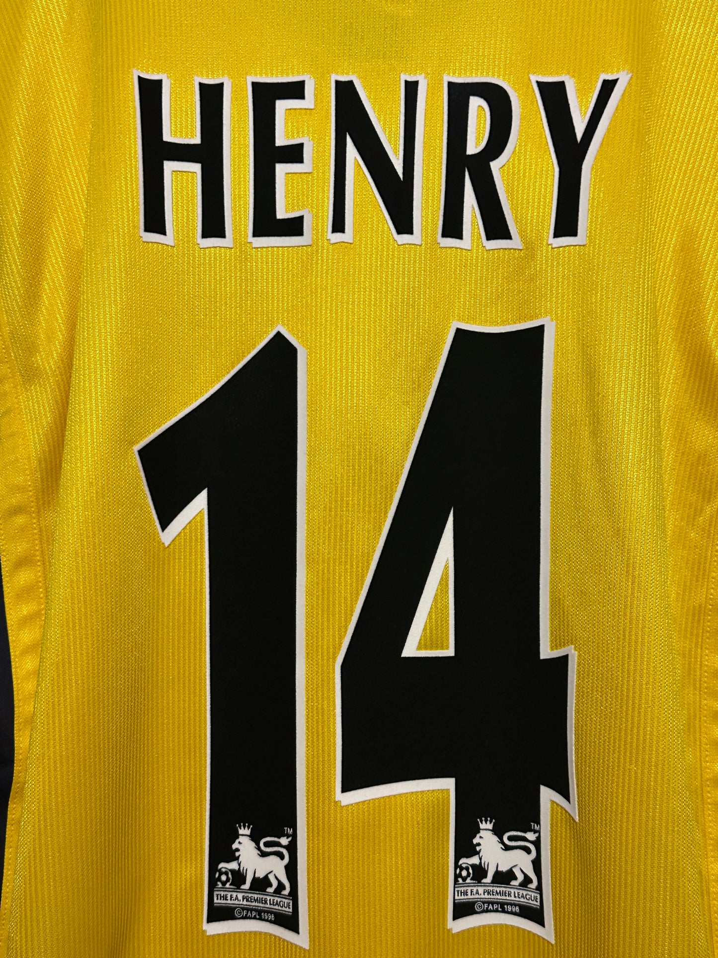 Thierry Henry Arsenal FC 1999-01 away football shirt (L)