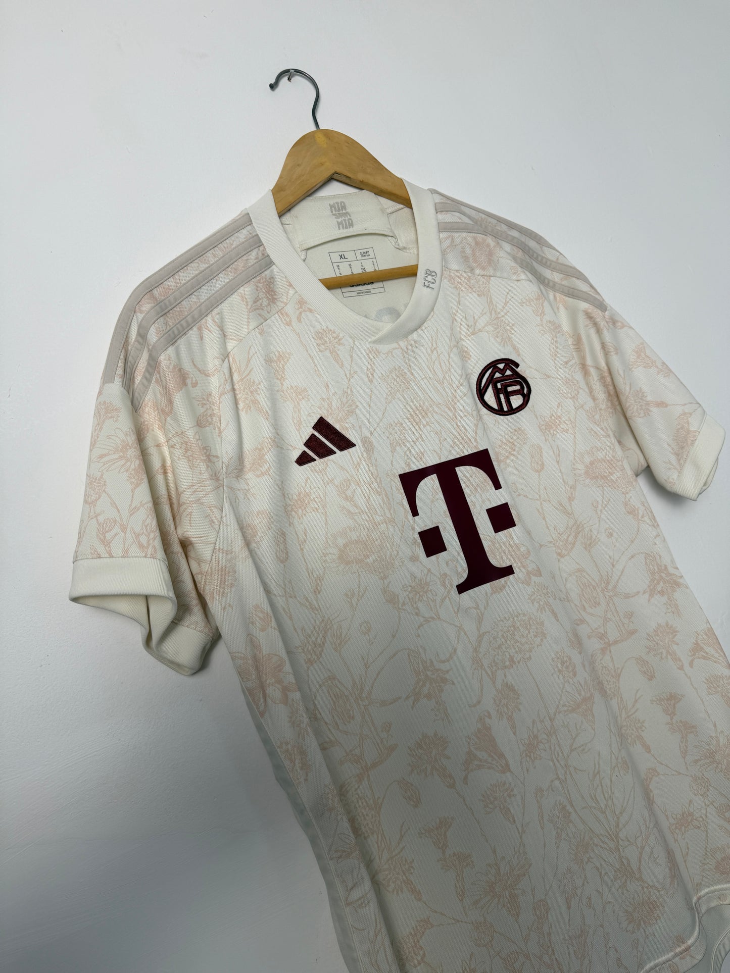 Harry Kane FC Bayern Munich 2023-24 third football shirt (XL)
