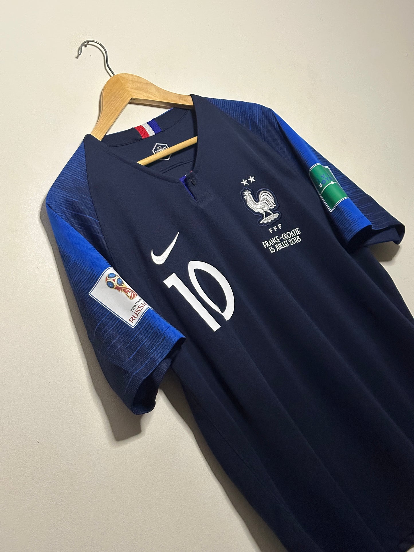 Kylian Mbappe France 2018 World Cup final edition home football shirt (L)