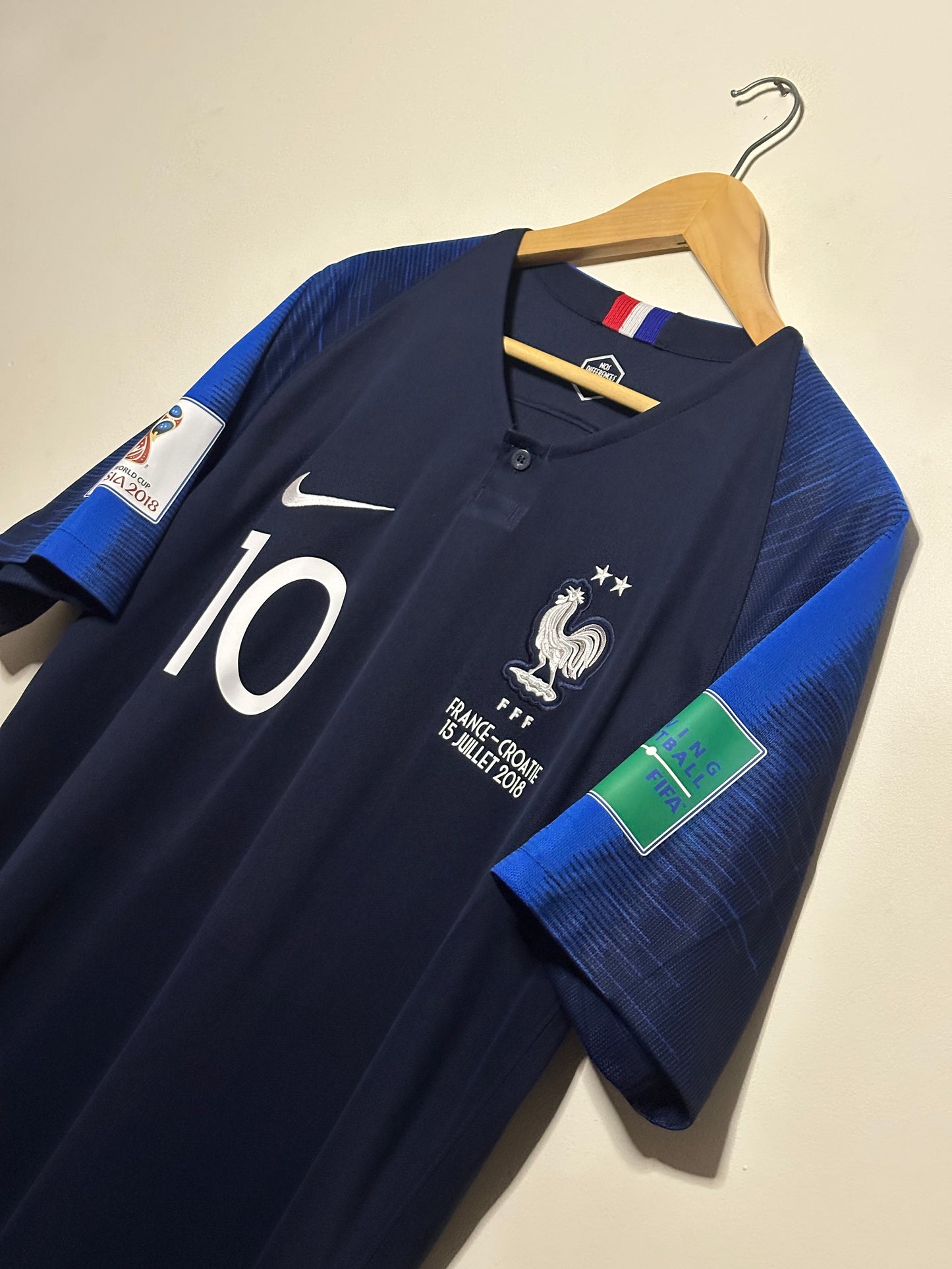 Kylian Mbappe France 2018 World Cup final edition home football shirt (L)
