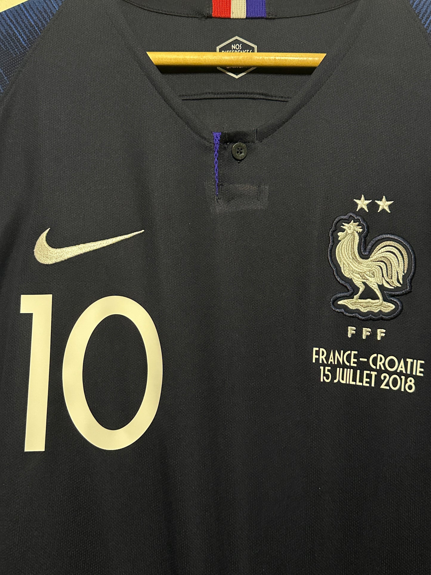 Kylian Mbappe France 2018 World Cup final edition home football shirt (L)