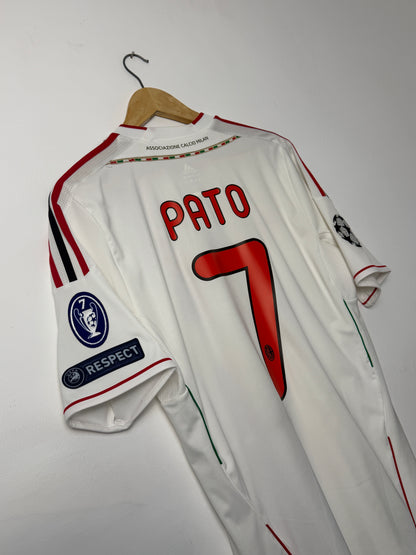Alexandre Pato AC Milan 2011-12 away football shirt (M)