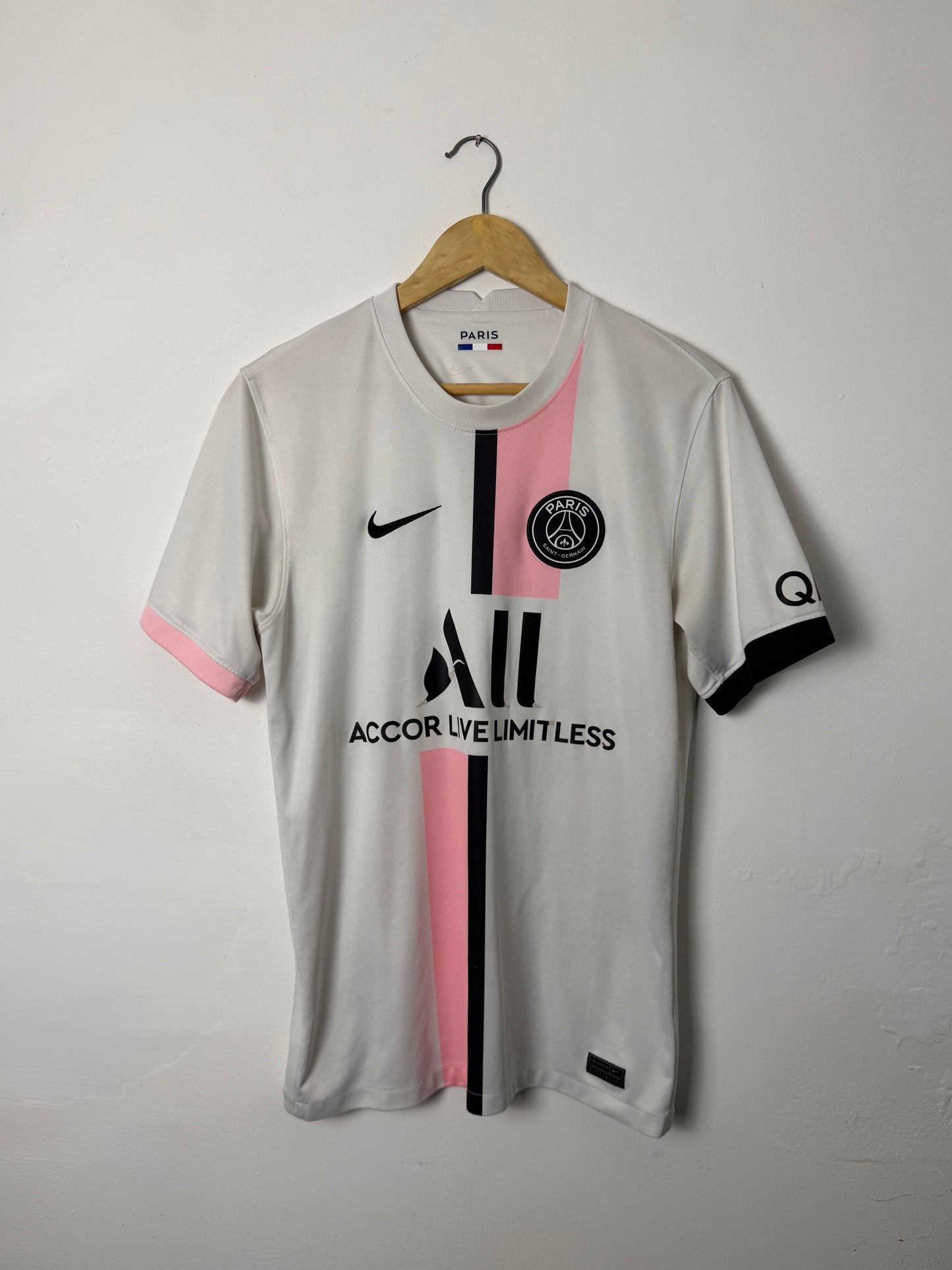 Lionel Messi PSG 2021-22 away football shirt (M)