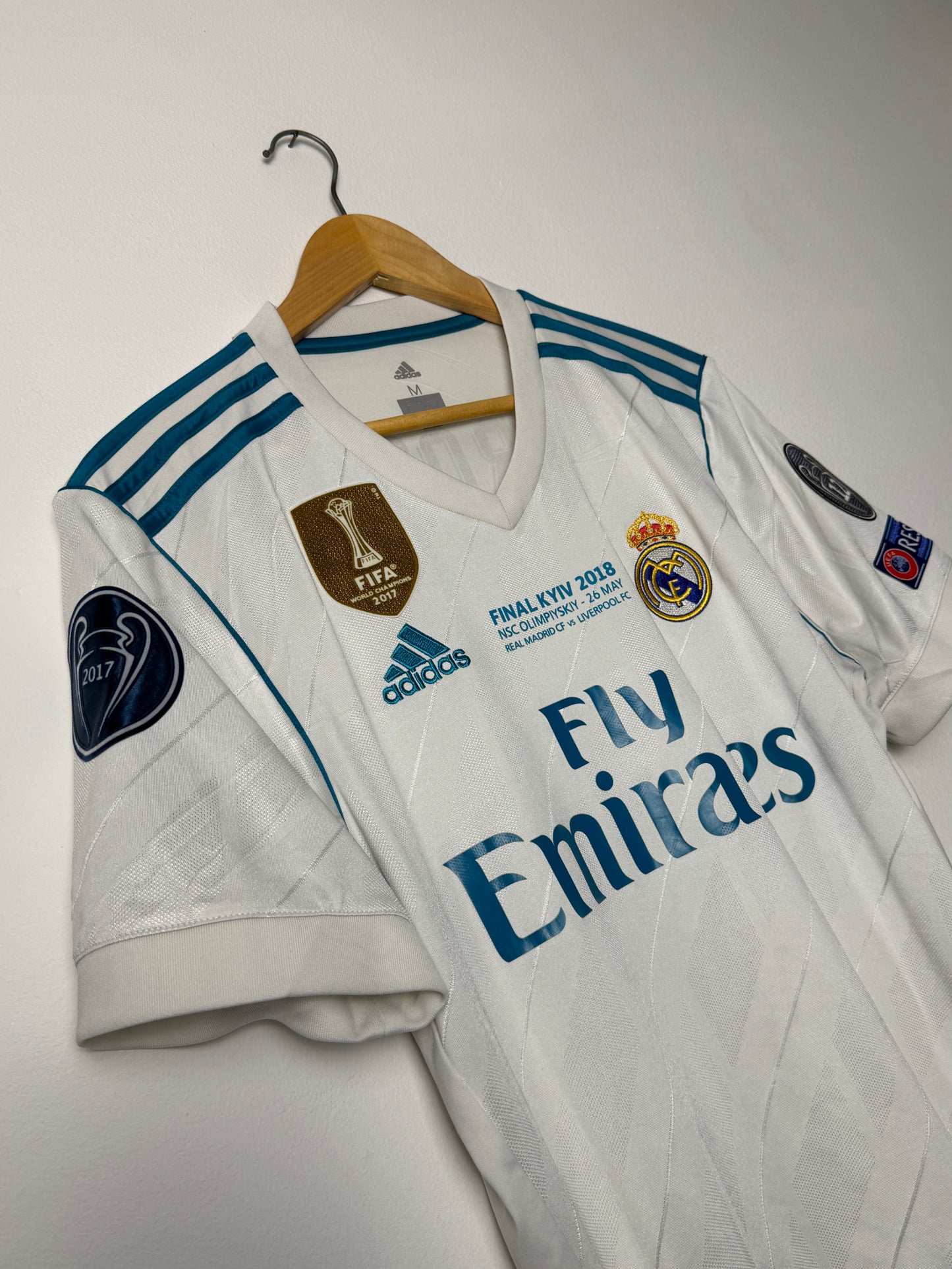 Toni Kroos Real Madrid CF 2017-18 final home football shirt (M)