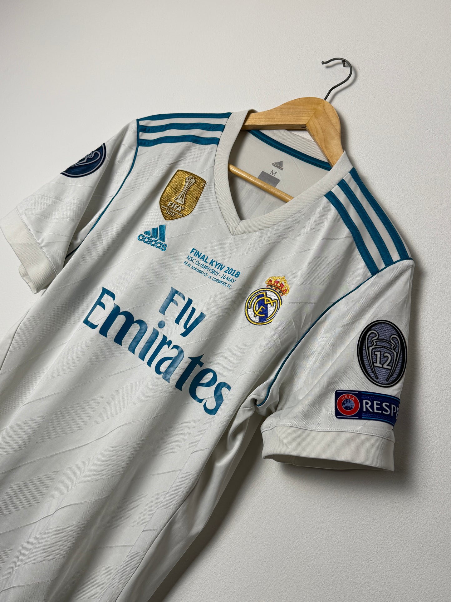 Toni Kroos Real Madrid CF 2017-18 final home football shirt (M)