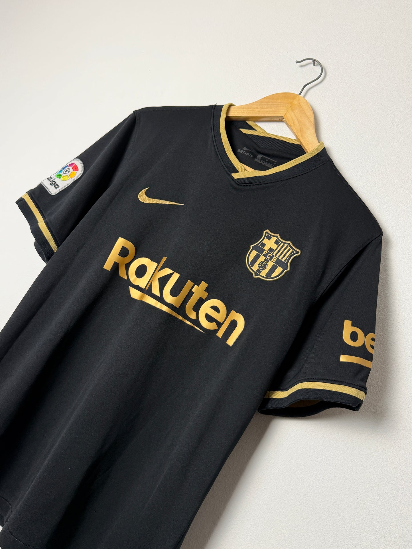 Lionel Messi FC Barcelona 2020-21 away football shirt (M)
