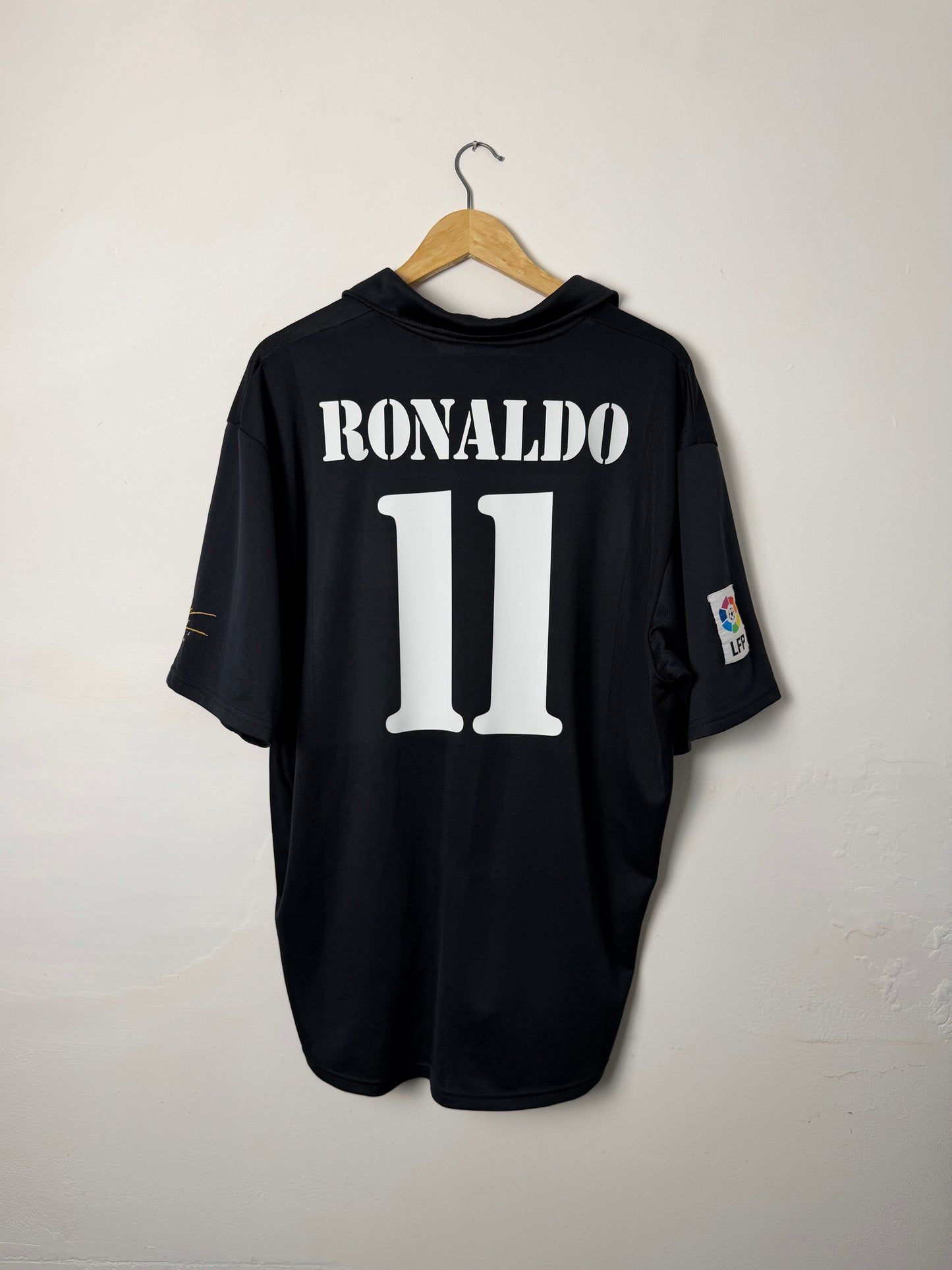 Ronaldo Nazario Real Madrid 2002-03 away football shirt (XL)