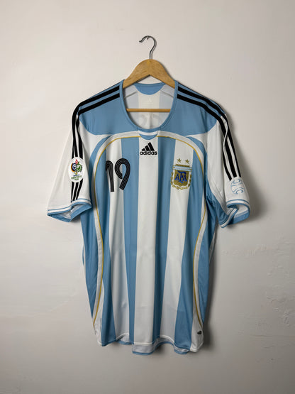 Lionel Messi Argentina 2006 World Cup home football shirt (XL)