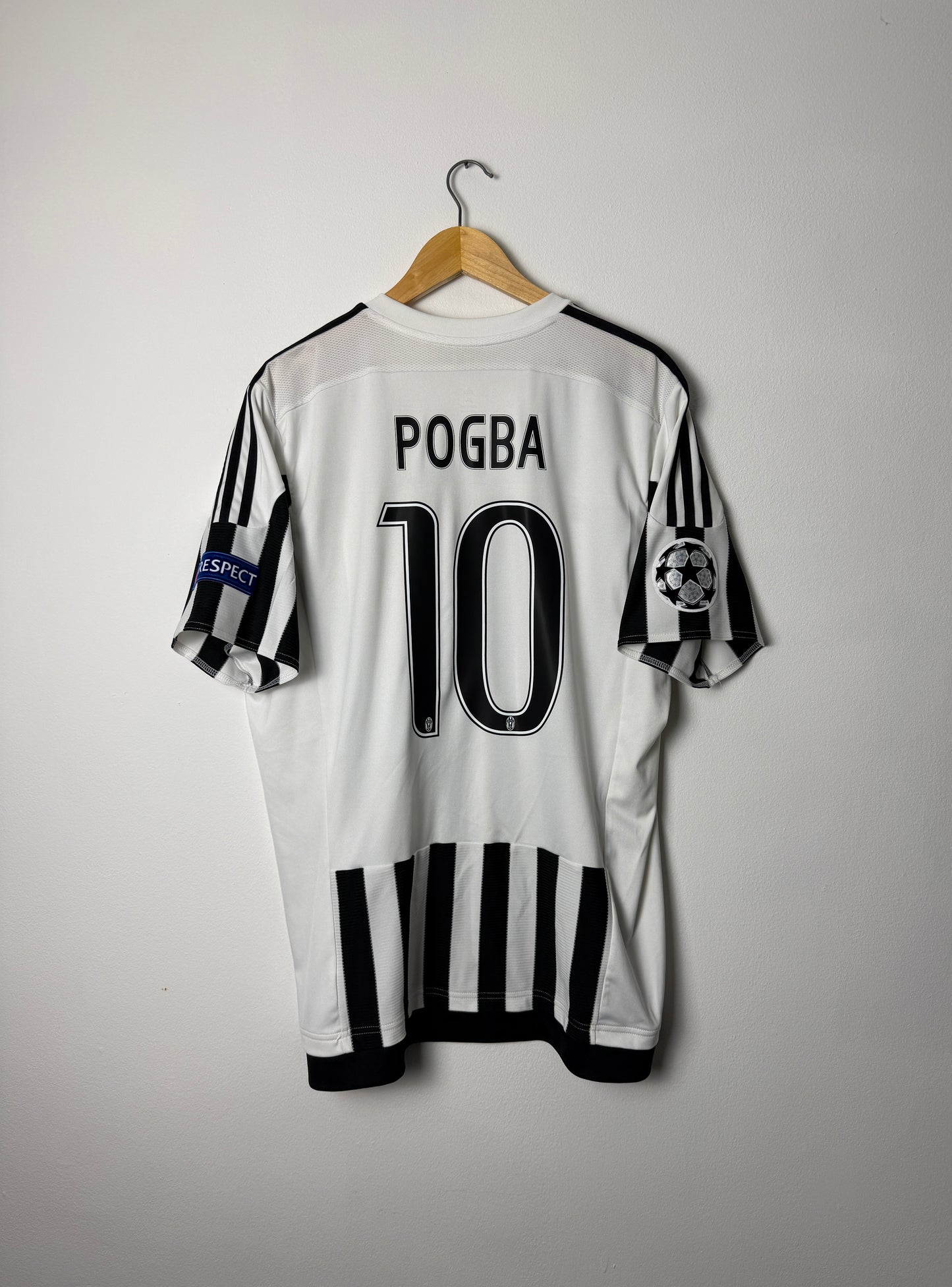 Paul Pogba Juventus FC 2015-16 home football shirt (XL)