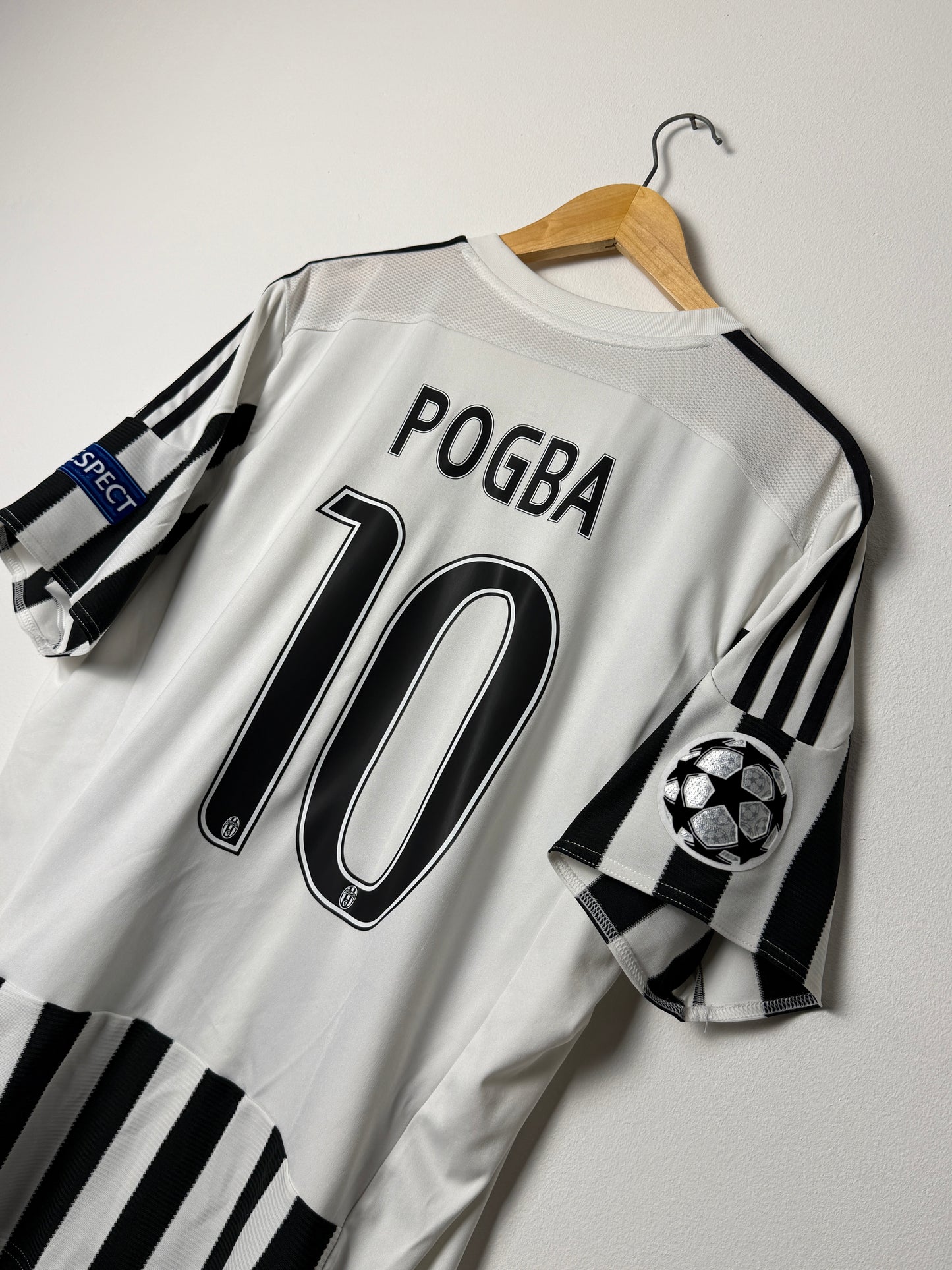 Paul Pogba Juventus FC 2015-16 home football shirt (XL)