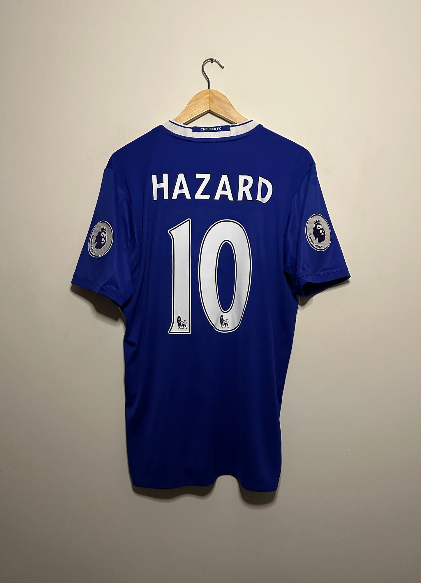 Eden Hazard Chelsea FC 2016-17 home football shirt (L)