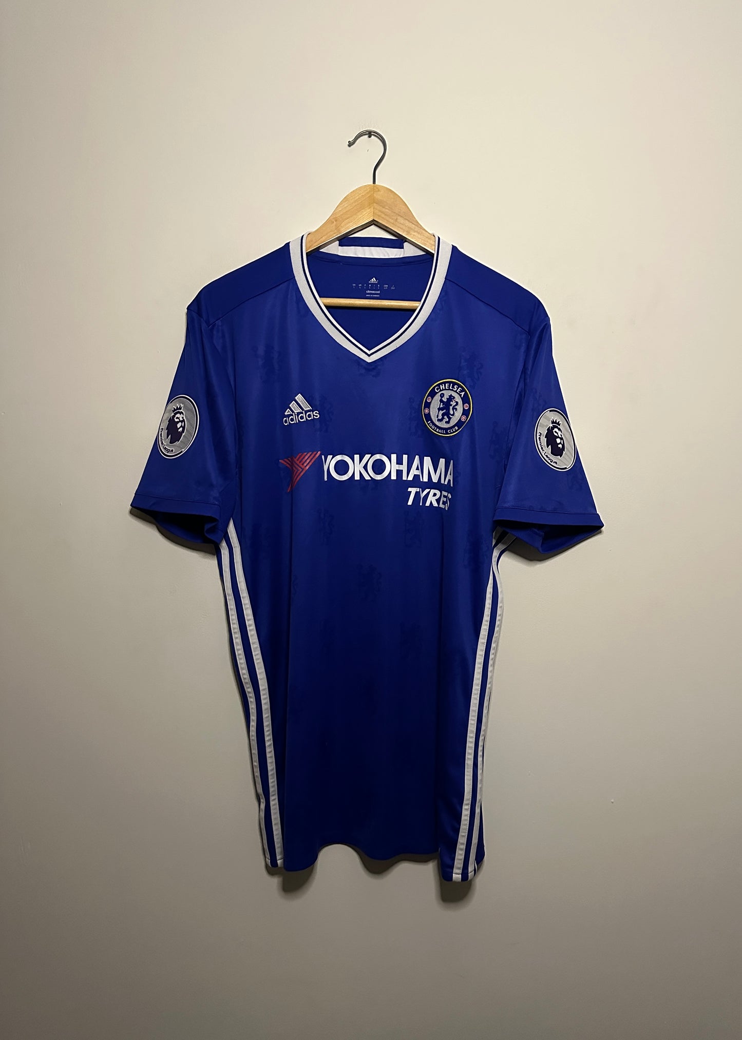 Eden Hazard Chelsea FC 2016-17 home football shirt (L)