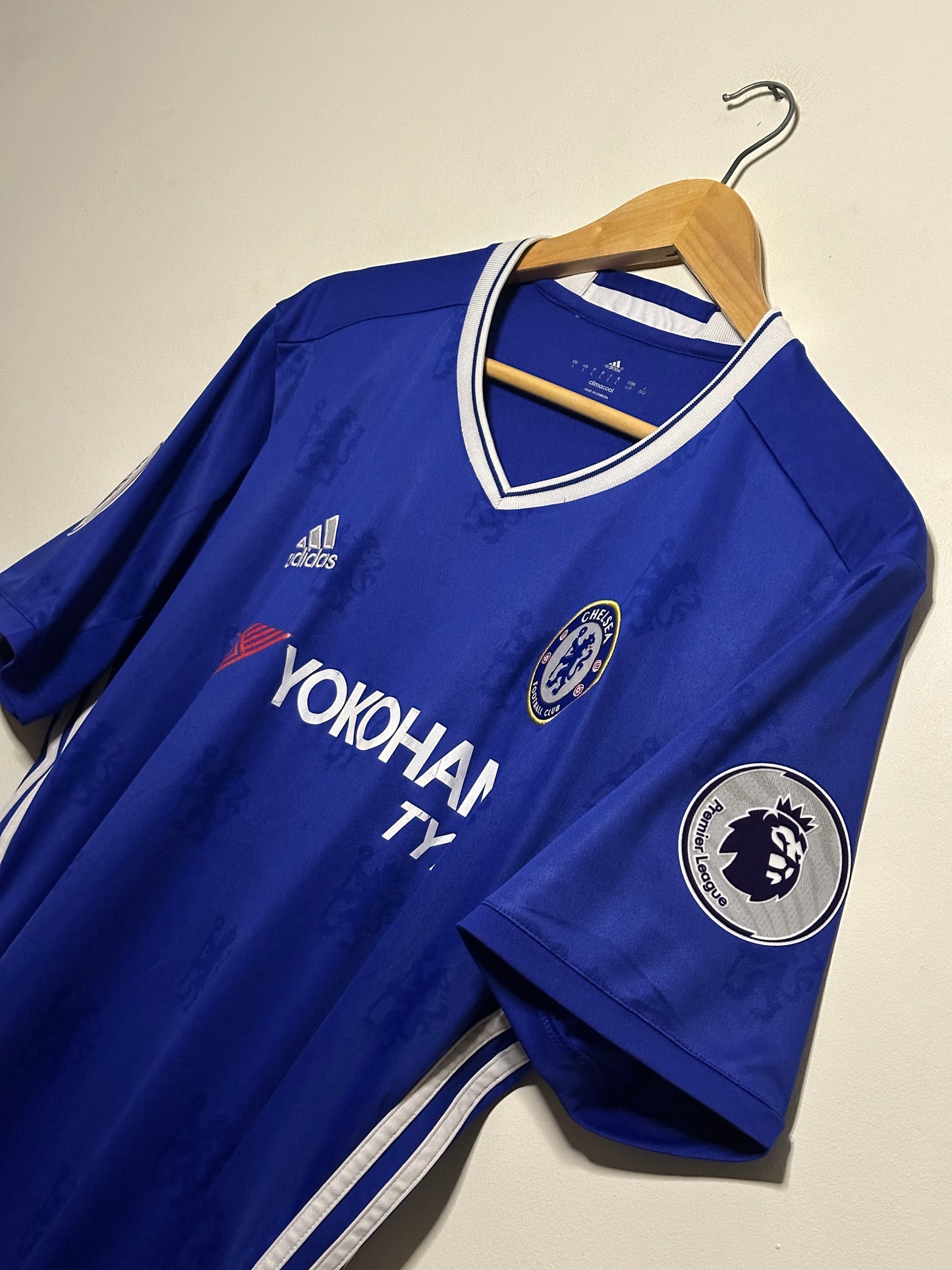 Eden Hazard Chelsea FC 2016-17 home football shirt (L)