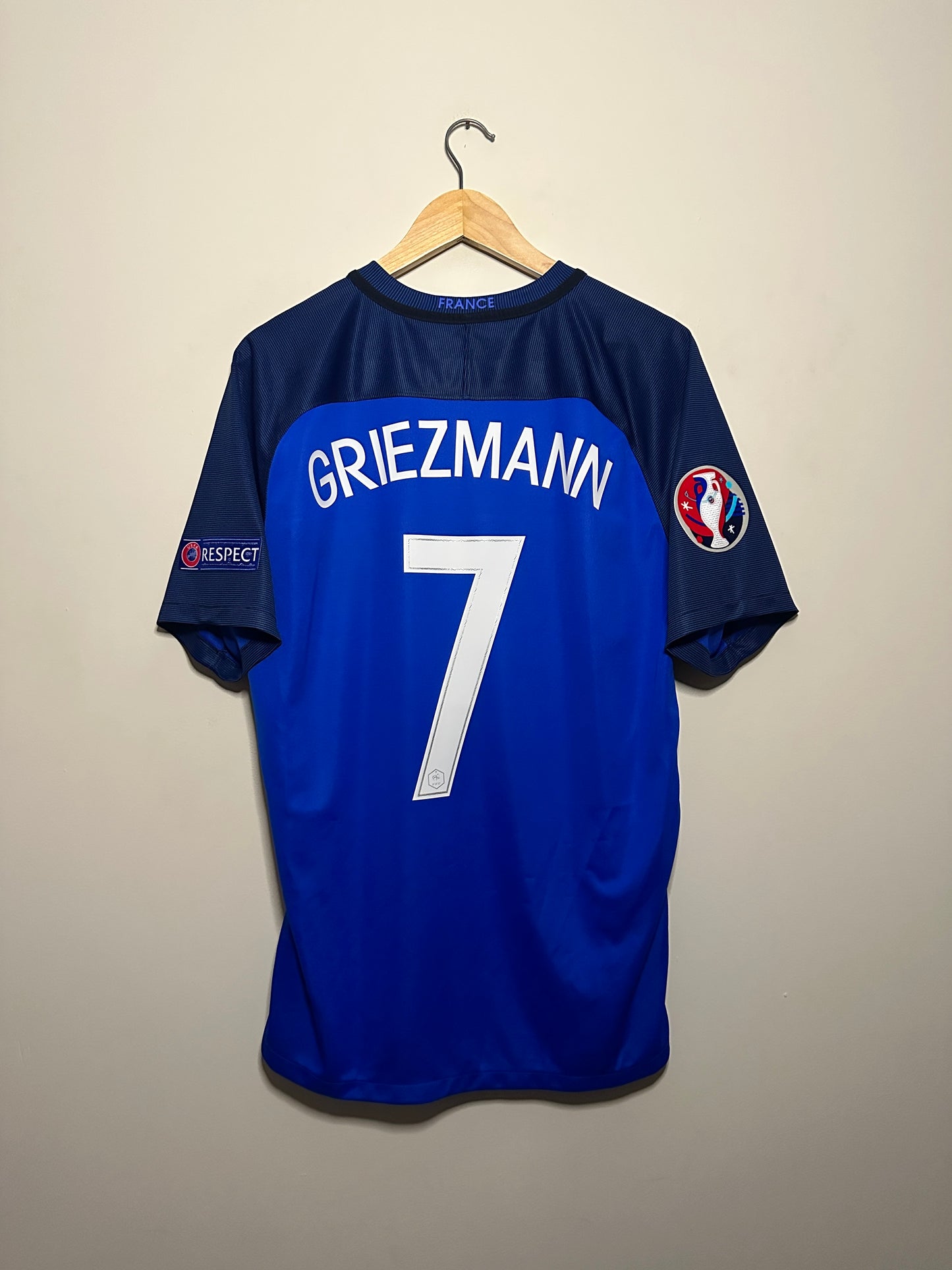 Antoine Griezmann France 2016 Euro home football shirt (L)