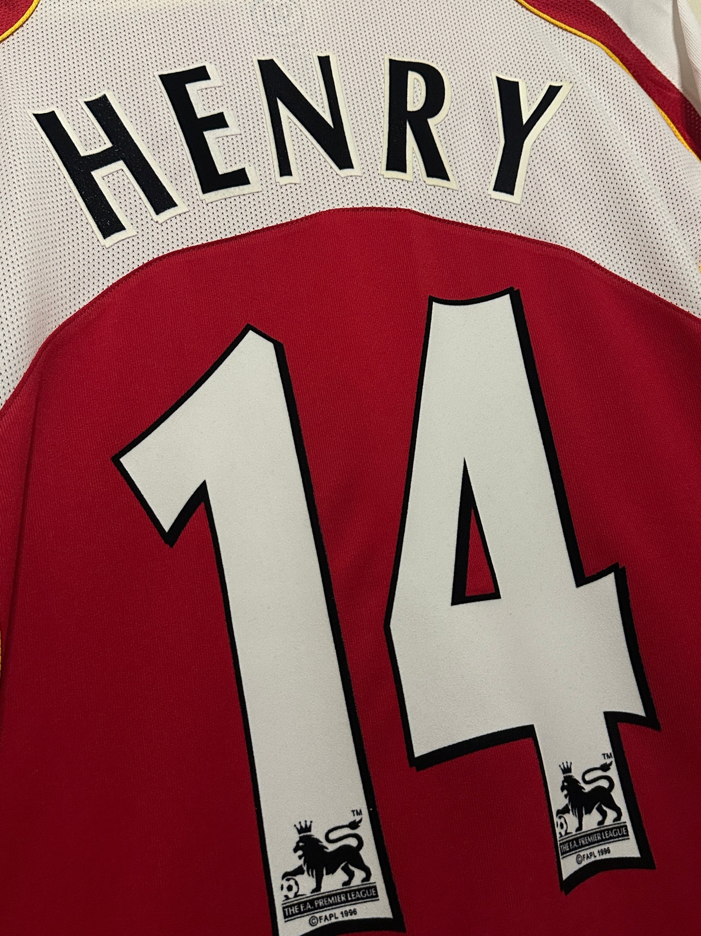 Thierry Henry Arsenal FC 2004-05 home football shirt (XL)