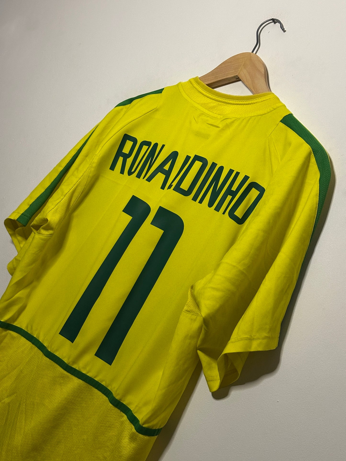 Ronaldinho Brazil 2002 World Cup home football shirt (M)