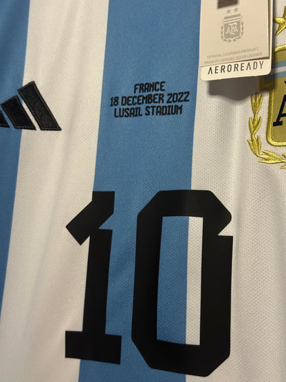 Lionel Messi Argentina 2022 World Cup final edition home football shirt (M)