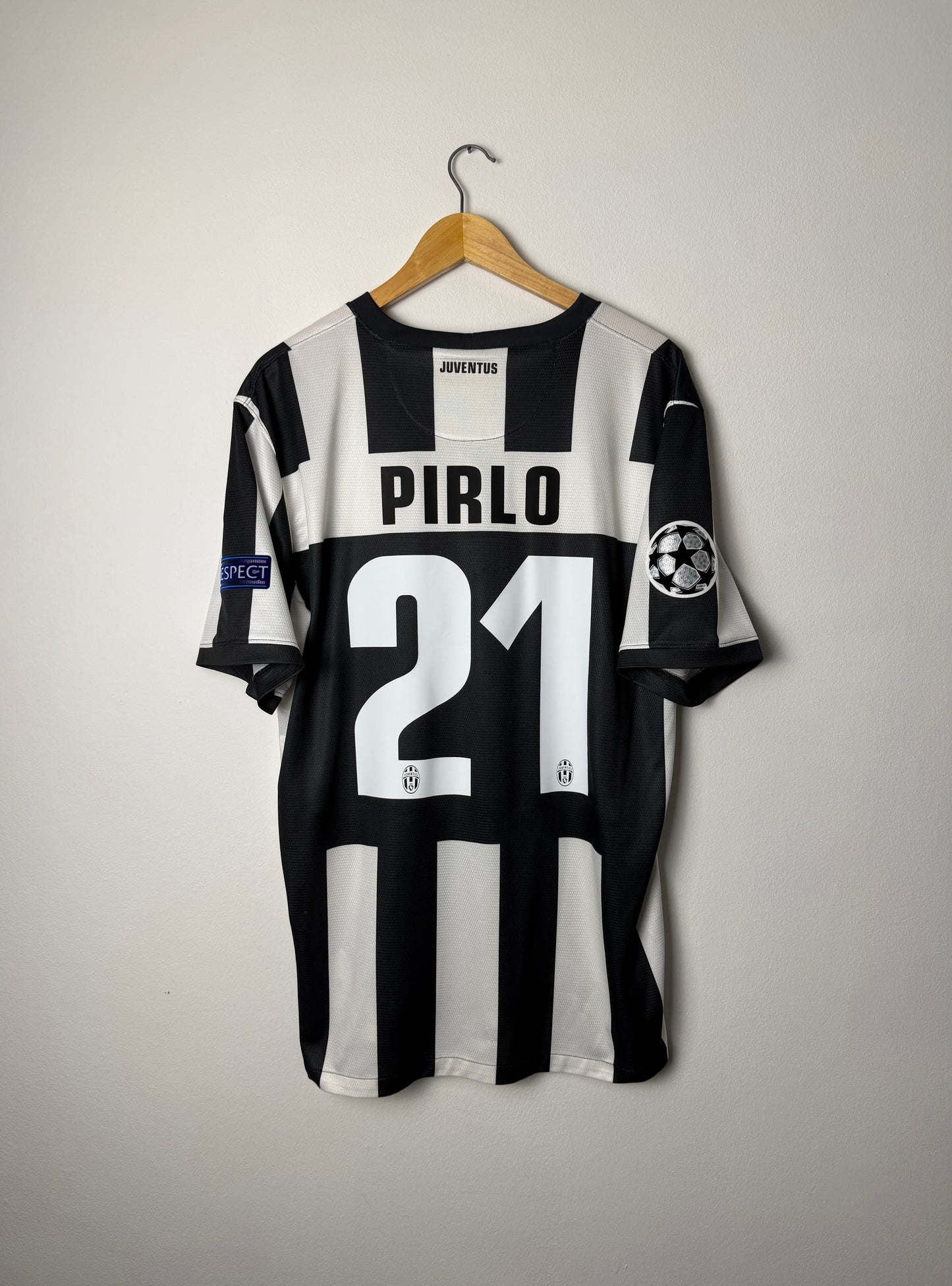 Andrea Pirlo Juventus FC 2012-13 home football shirt (XL)
