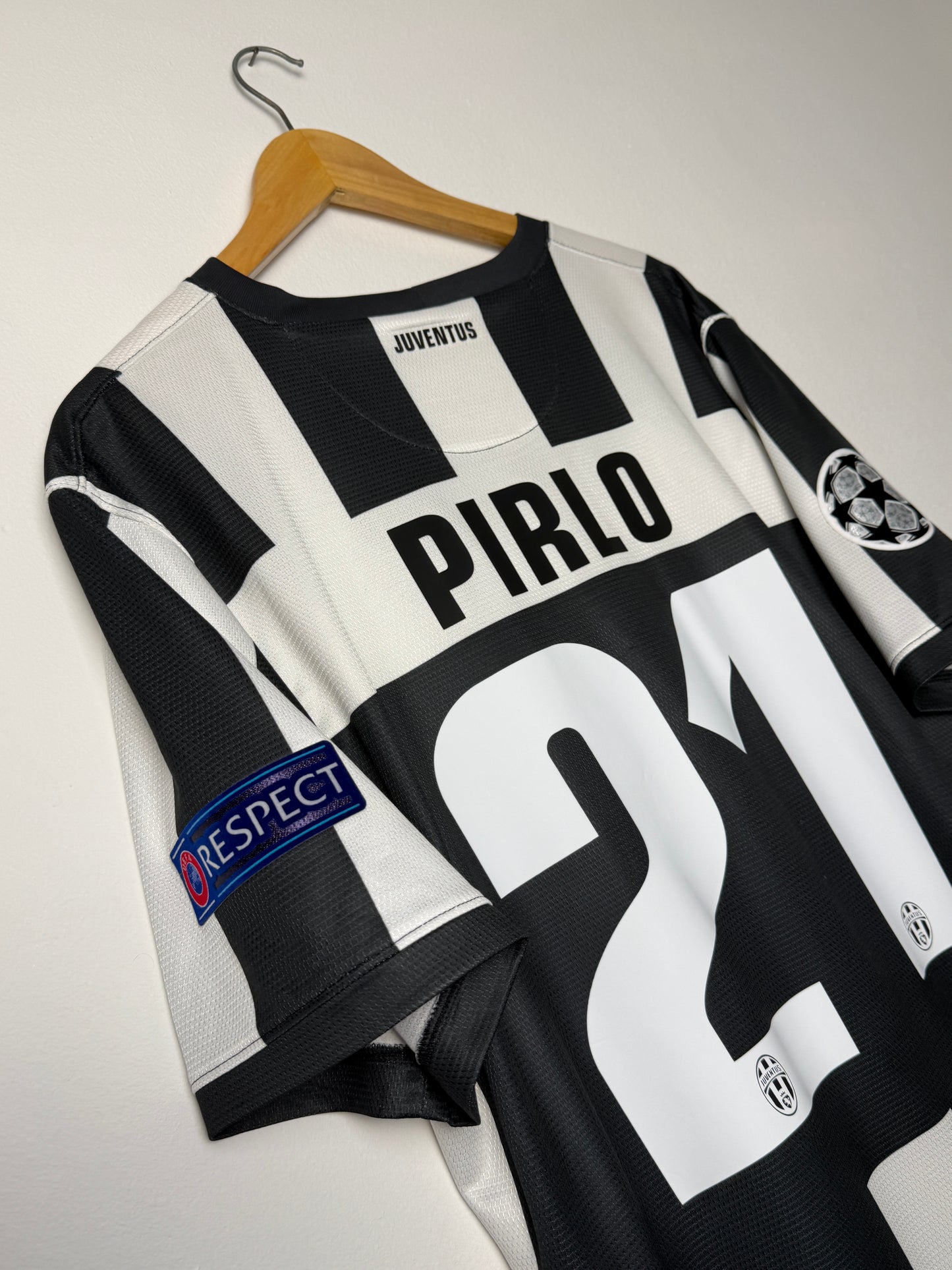 Andrea Pirlo Juventus FC 2012-13 home football shirt (XL)