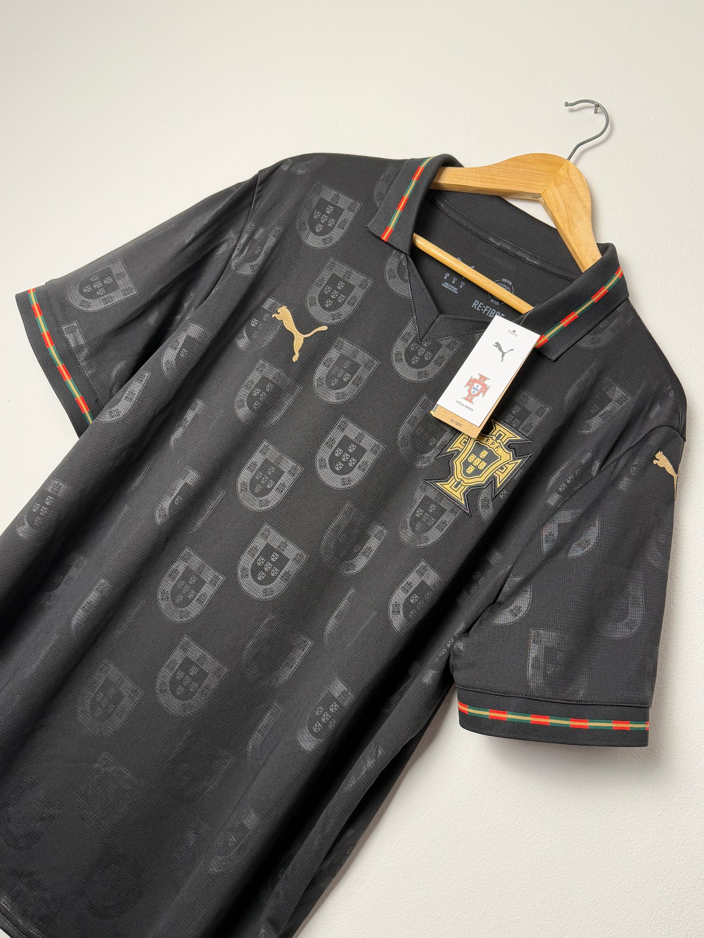 Portugal 2025 'Pantera Negra' special football shirt (XL)