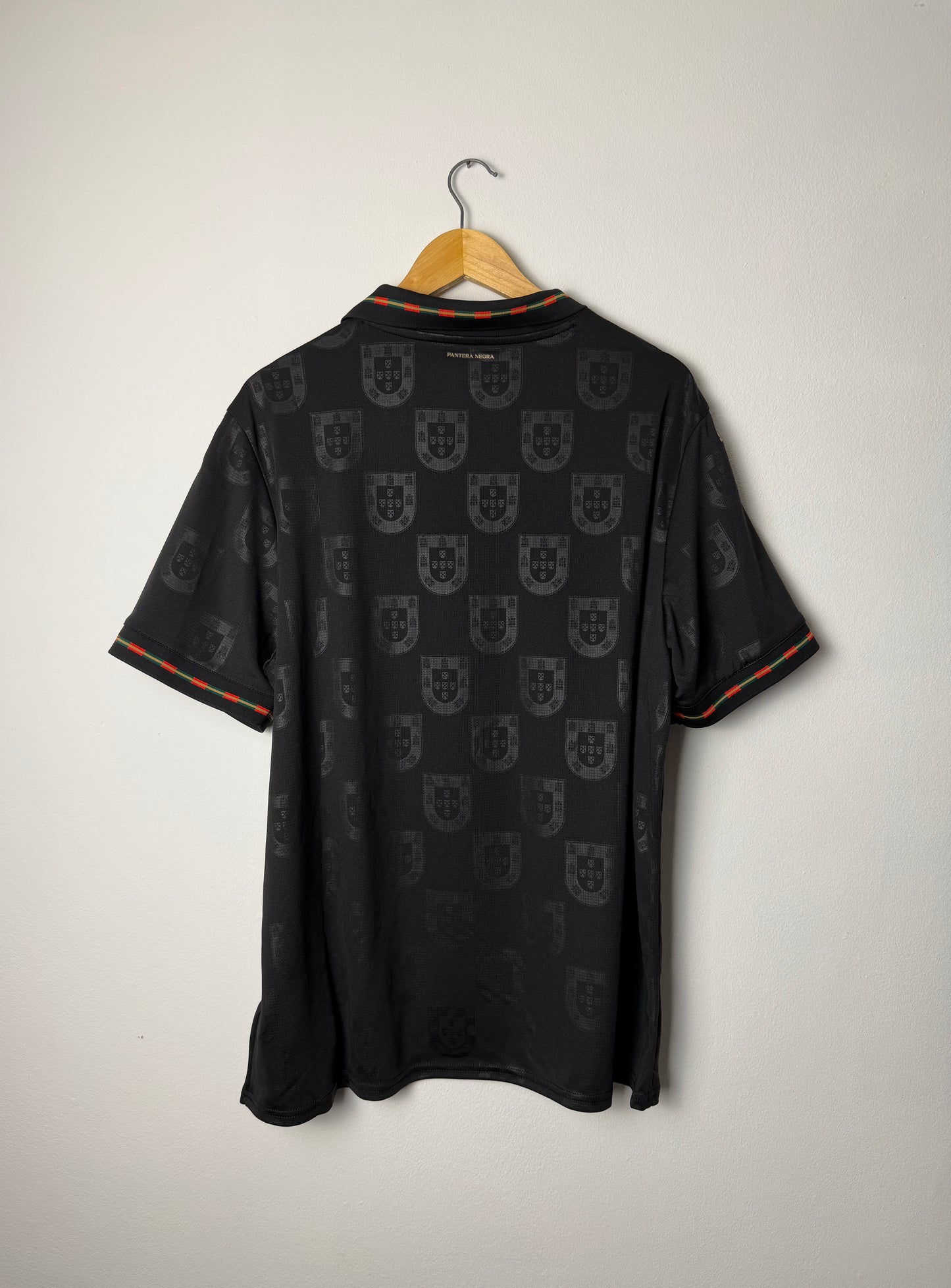 Portugal 2025 'Pantera Negra' special football shirt (XL)