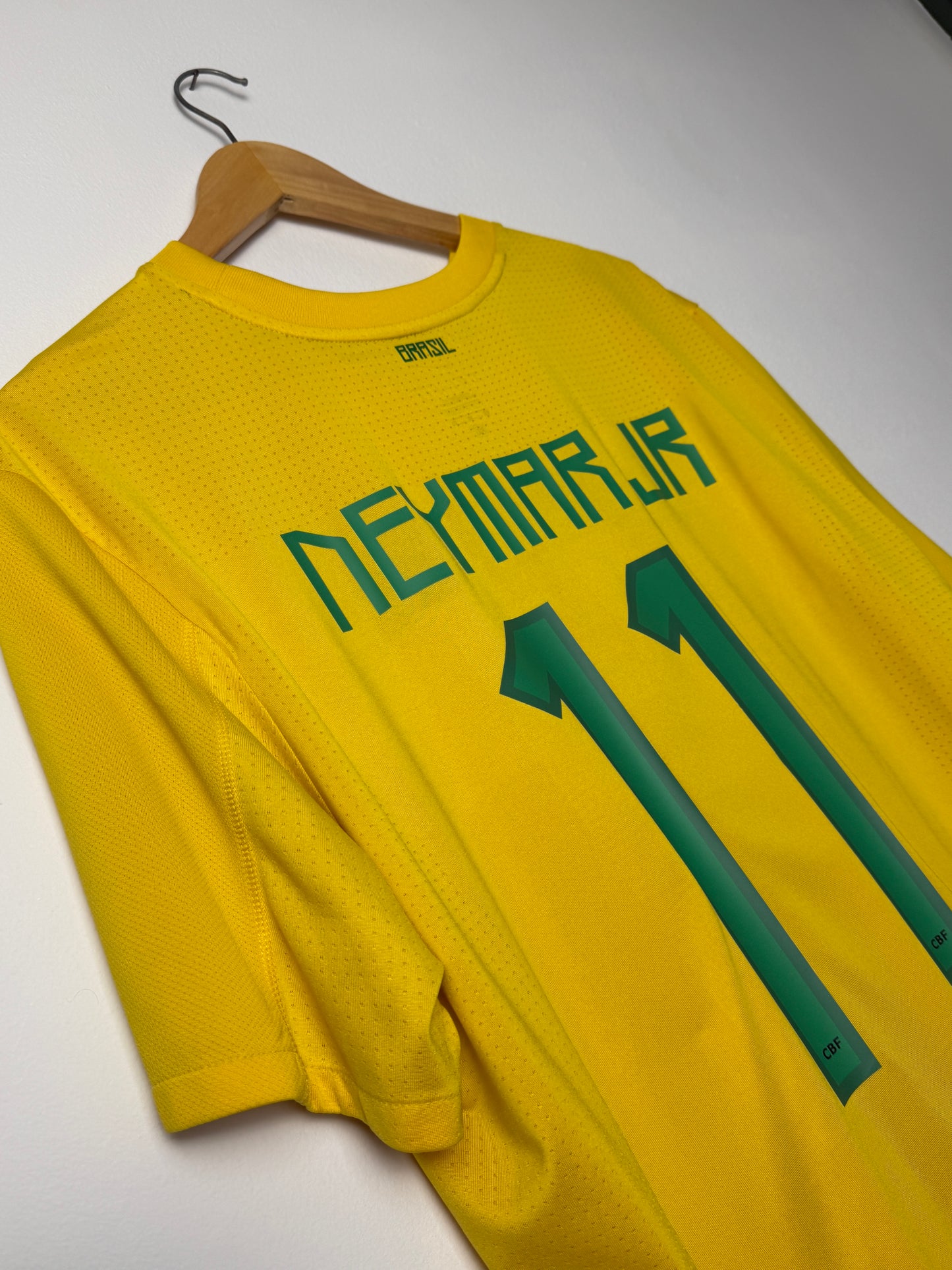 Neymar JR Brazil 2011 home football shirt (XL)