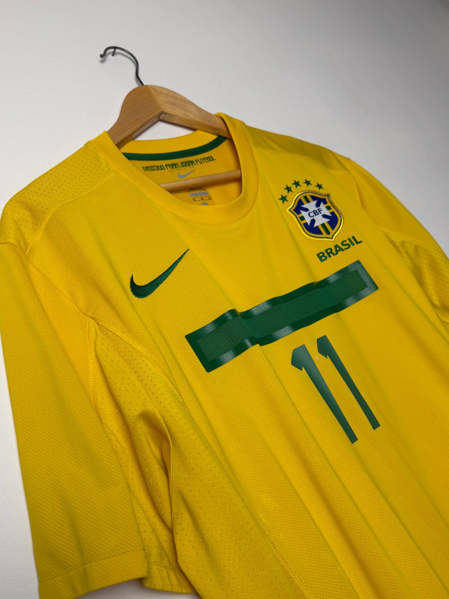 Neymar JR Brazil 2011 home football shirt (XL)