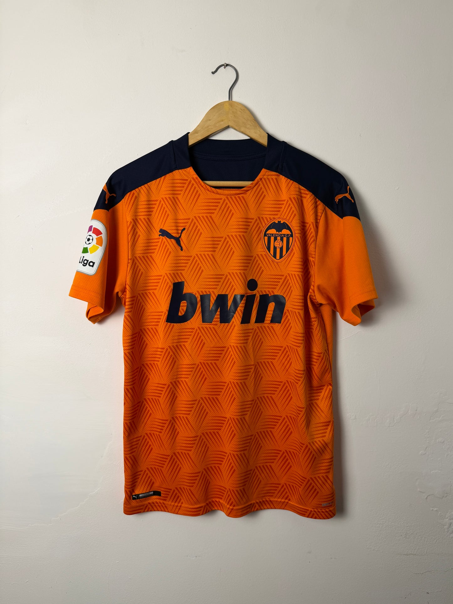 Valencia CF 2020-21 away football shirt (M)