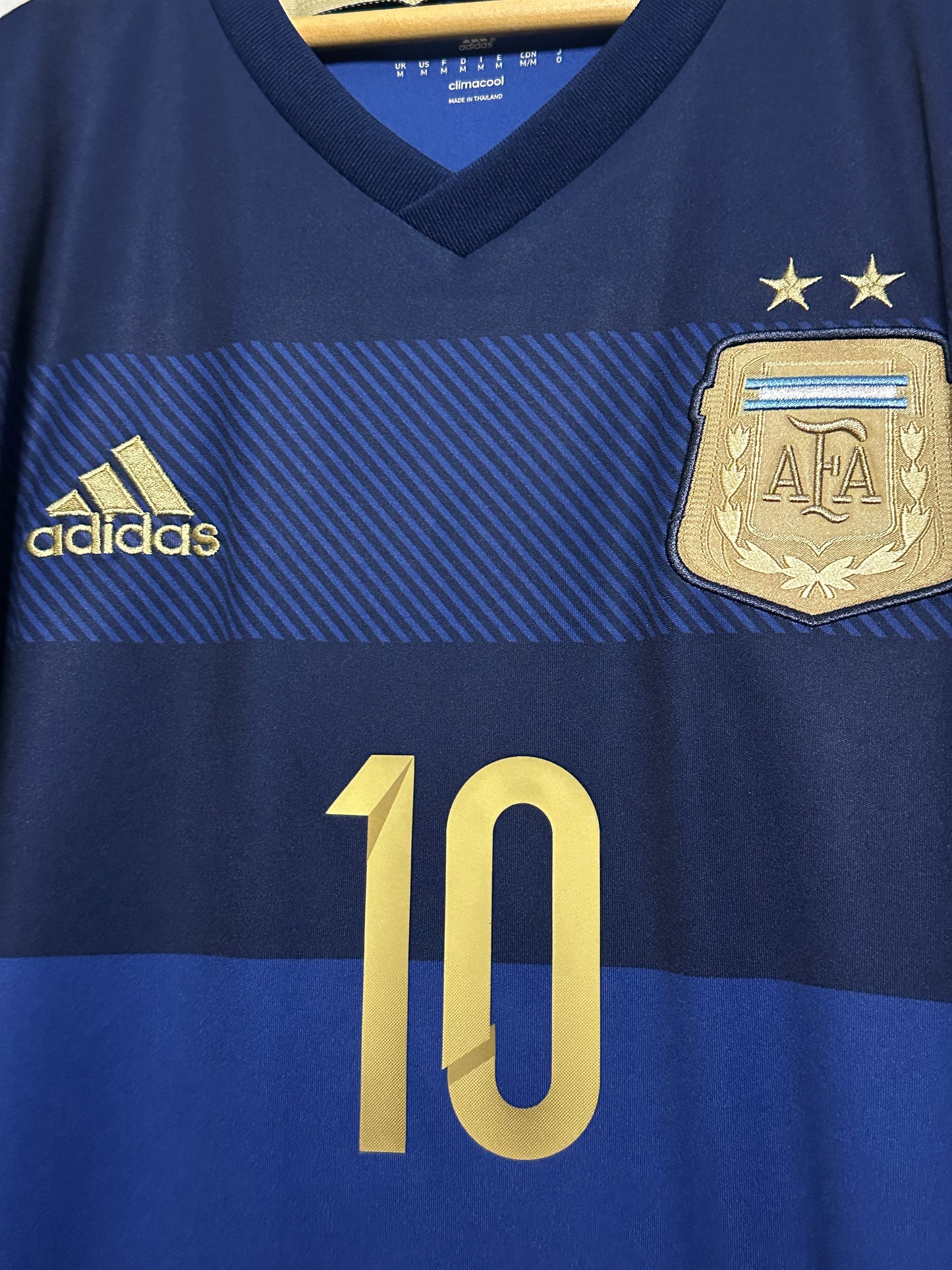 Lionel Messi Argentina 2014 World Cup away football shirt (M)
