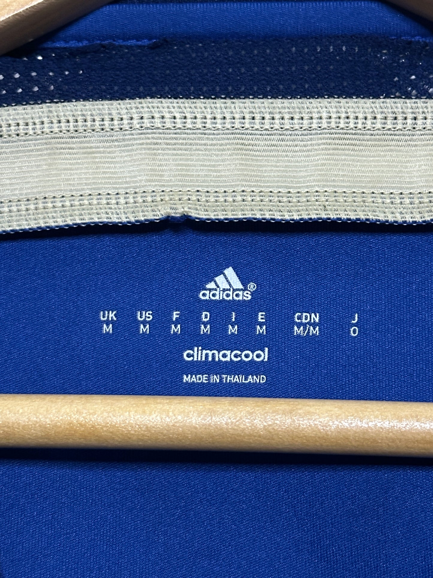 Lionel Messi Argentina 2014 World Cup away football shirt (M)