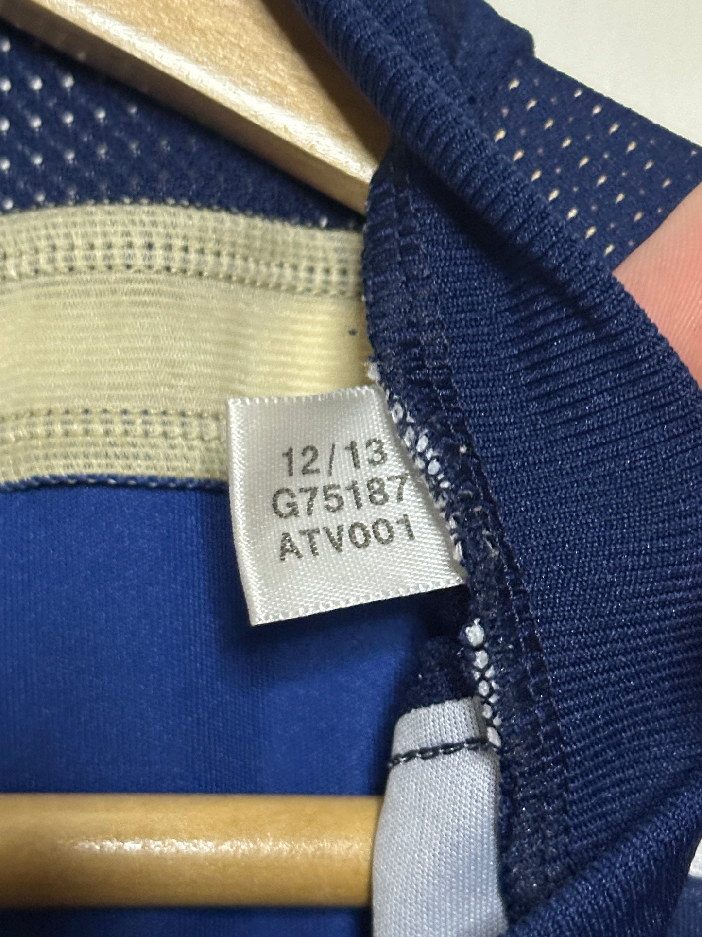 Lionel Messi Argentina 2014 World Cup away football shirt (M)