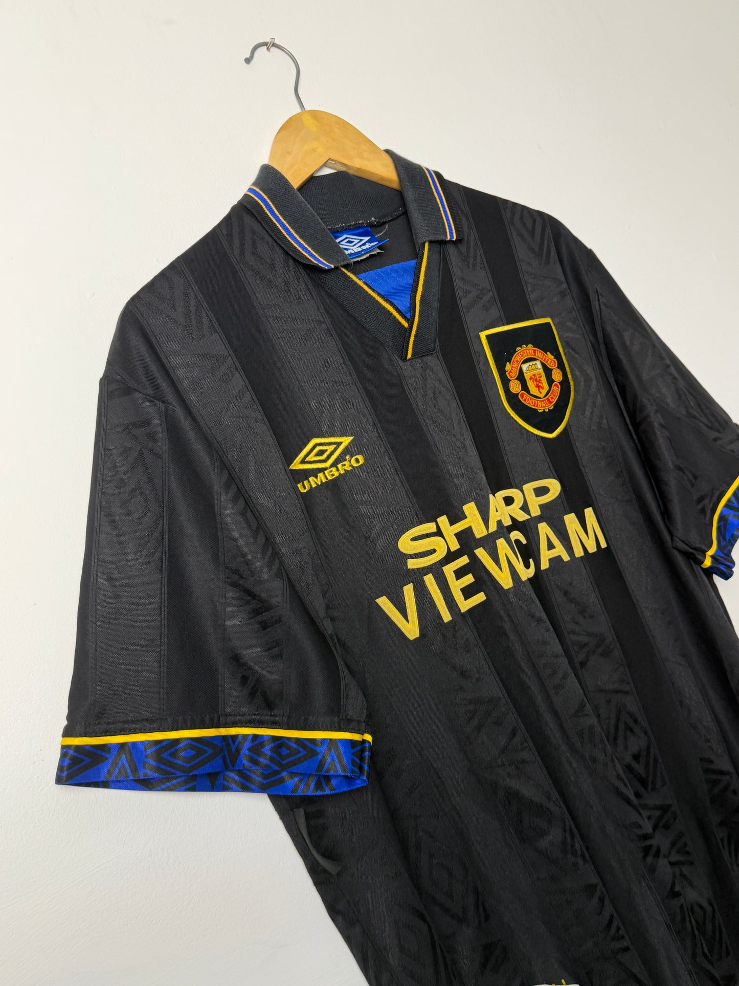 Eric Cantona Manchester United 1994-95 away football shirt (L)
