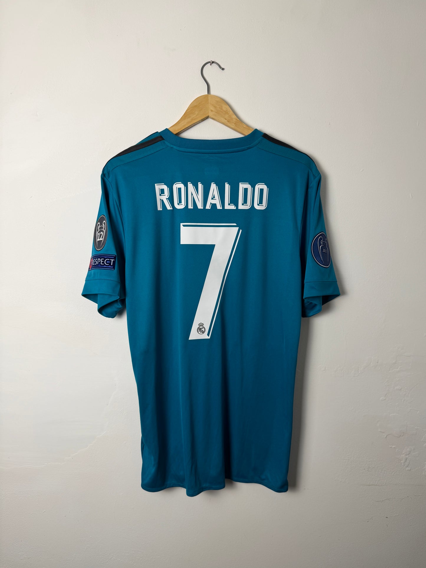 Cristiano Ronaldo Real Madrid CF 2017-18 third football shirt (L)