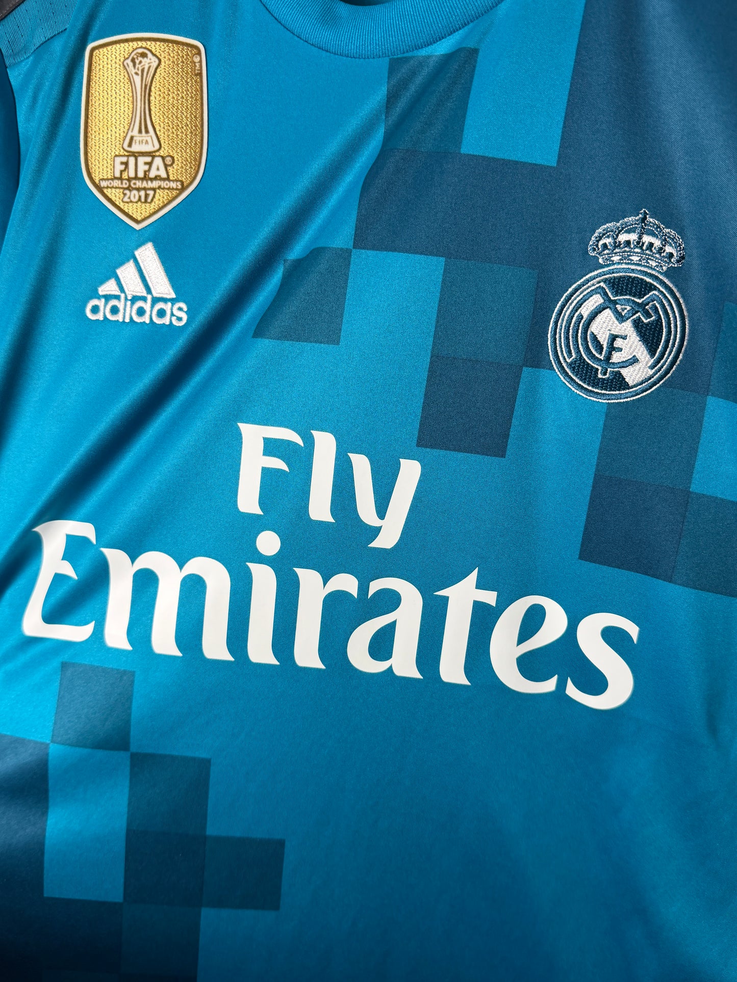 Cristiano Ronaldo Real Madrid CF 2017-18 third football shirt (L)