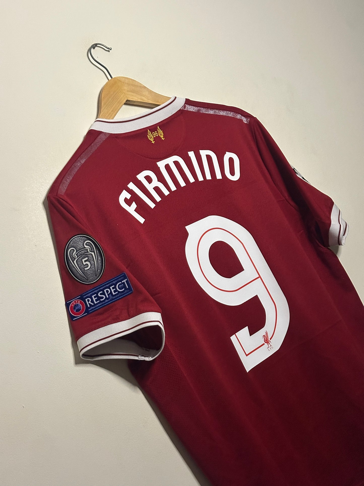 Roberto Firmino Liverpool FC 2017-18 home football shirt (M)
