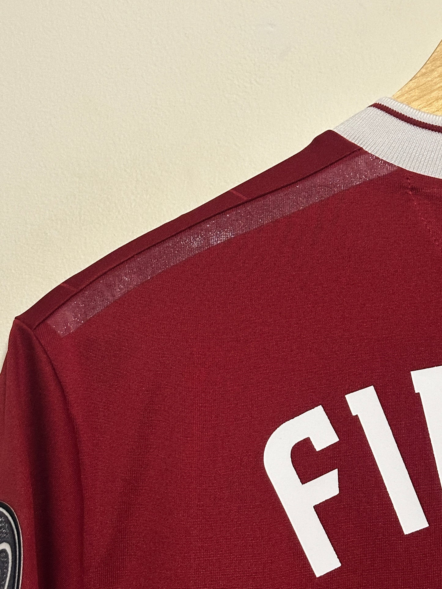 Roberto Firmino Liverpool FC 2017-18 home football shirt (M)