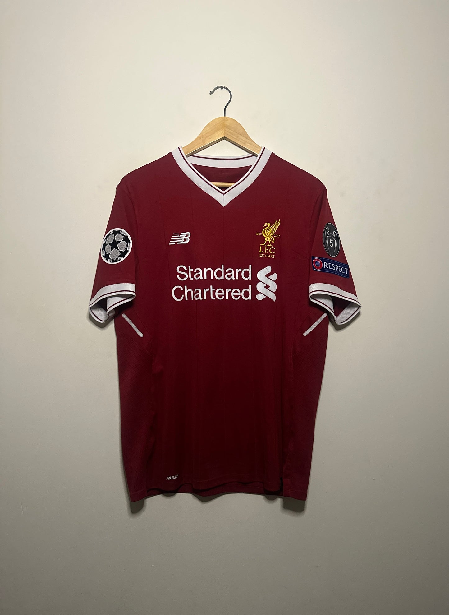 Roberto Firmino Liverpool FC 2017-18 home football shirt (M)