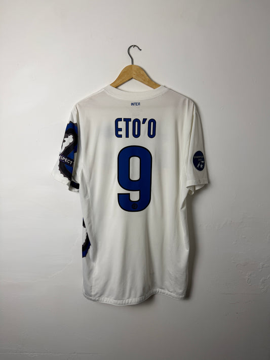 Samuel Eto'o Inter Milan 2010-11 away football shirt (L)