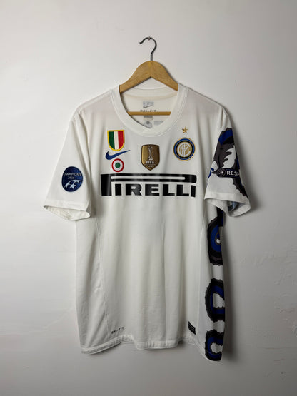 Samuel Eto'o Inter Milan 2010-11 away football shirt (L)