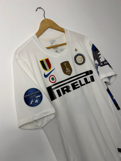 Samuel Eto'o Inter Milan 2010-11 away football shirt (L)