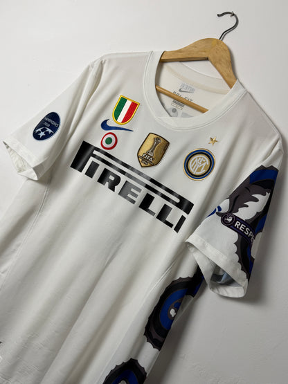 Samuel Eto'o Inter Milan 2010-11 away football shirt (L)