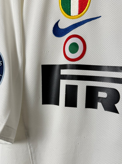 Samuel Eto'o Inter Milan 2010-11 away football shirt (L)