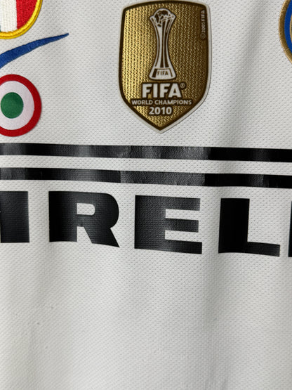 Samuel Eto'o Inter Milan 2010-11 away football shirt (L)