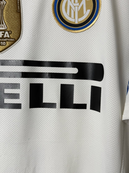 Samuel Eto'o Inter Milan 2010-11 away football shirt (L)