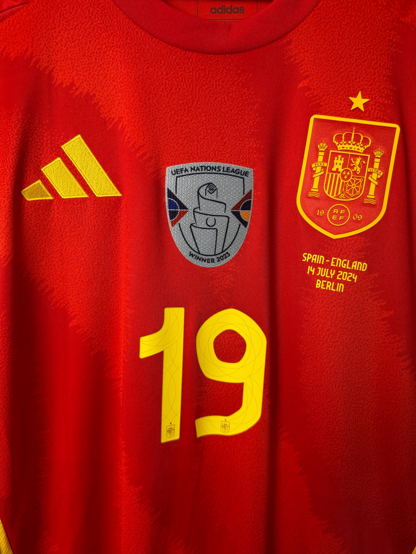 Lamine Yamal Spain 2024 Euros Final home football shirt (XL)